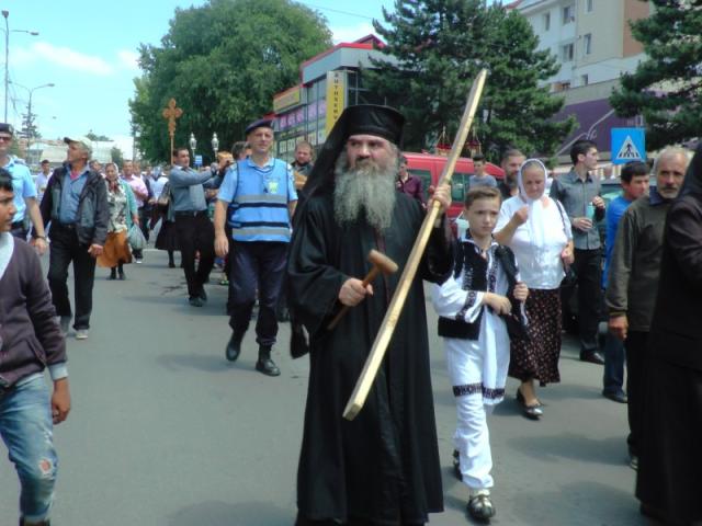Peste 20.000 de credincioși s-au rugat Sfântului Ioan cel Nou de la Suceava (GALERIE FOTO)