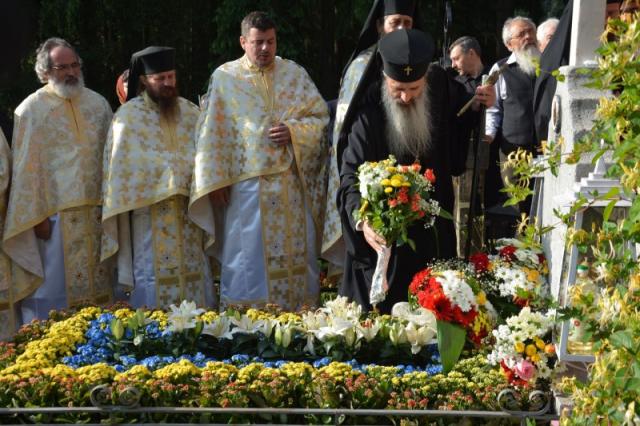 Slujbe arhierești oficiate în cinstea Părintelui Nicodim Măndiță