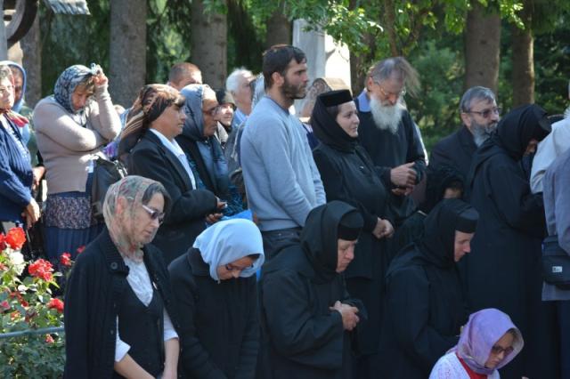 Slujbe arhierești oficiate în cinstea Părintelui Nicodim Măndiță