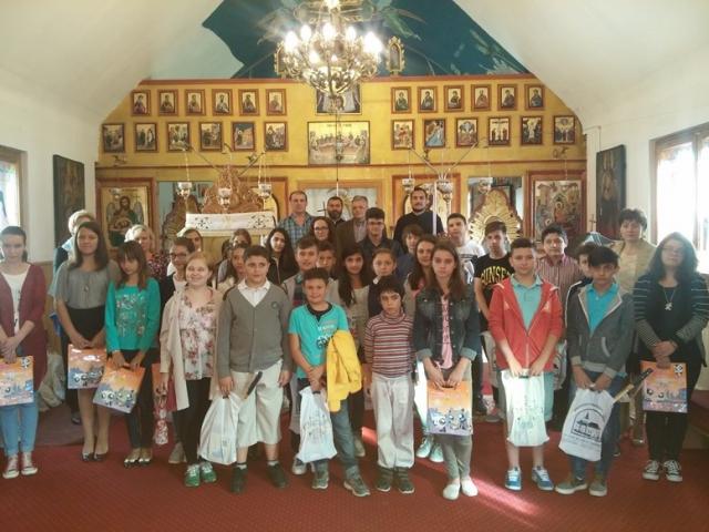 Şcolari băcăuani, premiaţi la Biserica Lazaret