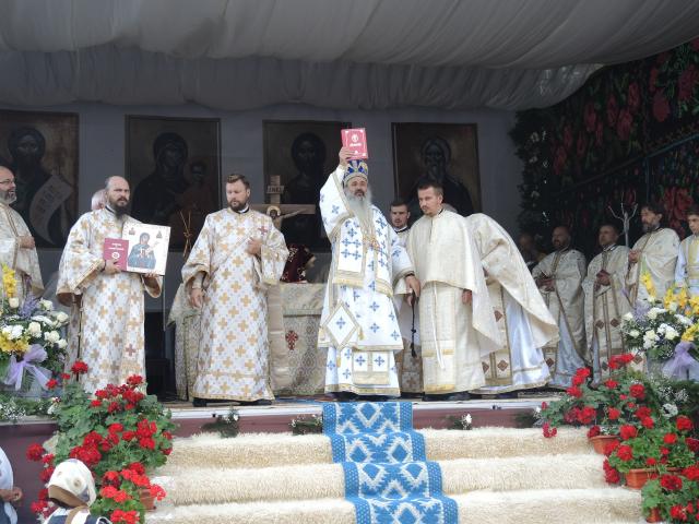 IPS Teofan: „Fără Lumina care este Hristos, orbecăim, parcurgând drumuri care nu duc nicăieri”