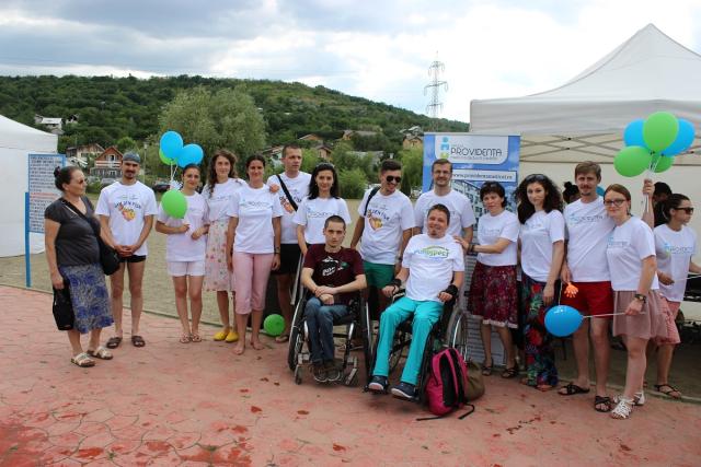 Partener medical și sprijin pentru cinci tineri cu deficit locomotor