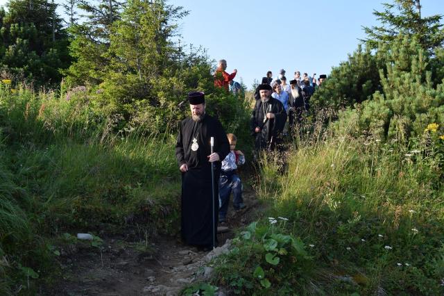 Sfântă Liturghie oficiată de trei arhierei, la hramul Mănăstirii Ceahlău