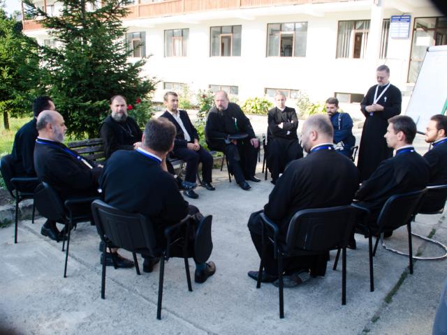 Conferință preoțească semestrială: „Parohia - adunare euharistică și spital duhovnicesc”