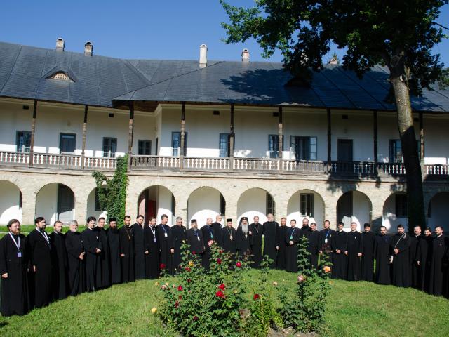Conferință preoțească semestrială: „Parohia - adunare euharistică și spital duhovnicesc”