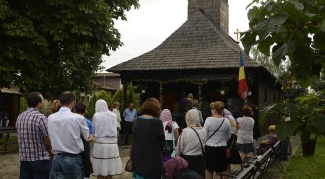 Liturghie arhierească la biserica Parohiei Arad-Subcetate