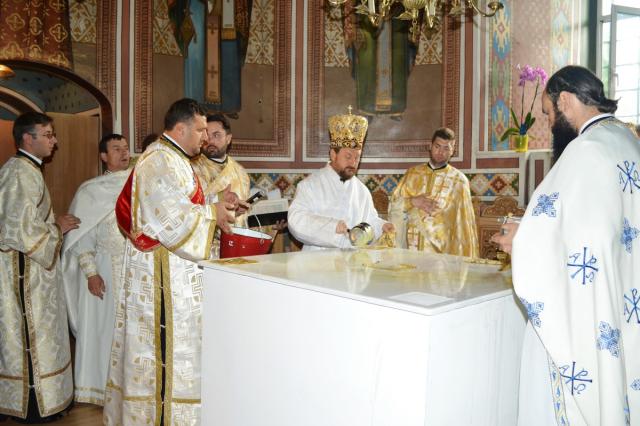 Reabilitarea Bisericii "Sfântul Nicolae" din Huşi, încununată cu Slujba Sfinţirii