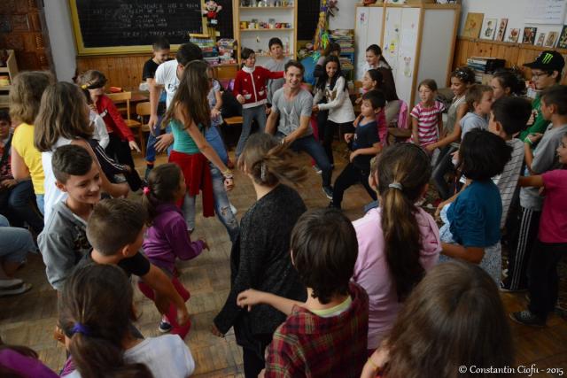 Tineri pe „Aripi de înger”, la Săvineşti