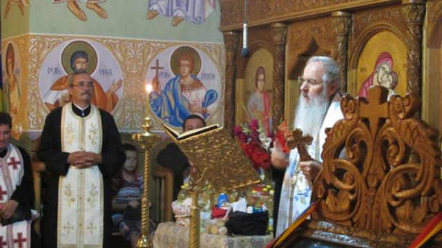 Înaltpreasfinţitul Părinte Mitropolit Serafim Joantă a slujit la Sâmbăta de Sus