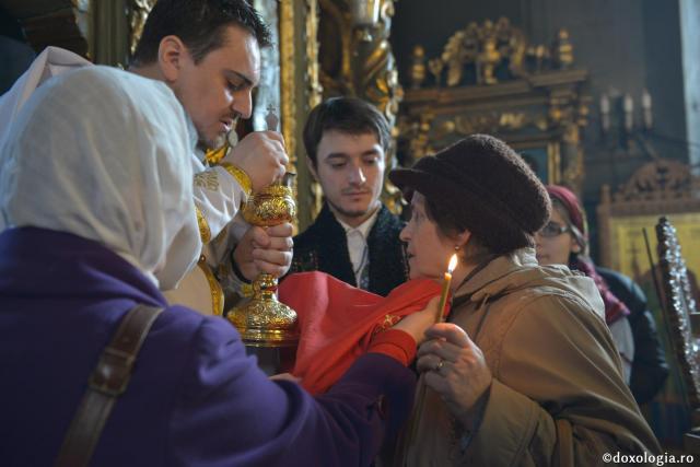 Împărtăşirea cu Sfintele Taine ne face sănătoşi, împăcaţi, înnoiţi