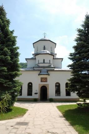 Sfinte Liturghii Arhiereşti, la Mănăstirile Tismana şi Brâncoveni