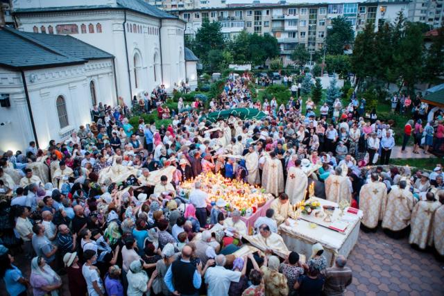 Comuniune prin rugăciune la Biserica ”Sfântul Ioan” din Bacău