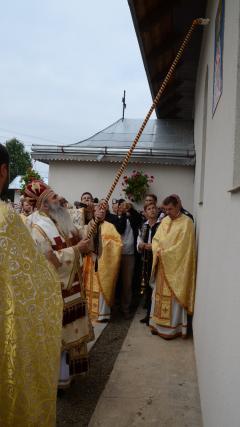 A fost sfințită Biserica „Sfântul Ierarh Nicolae” din Hrișcani