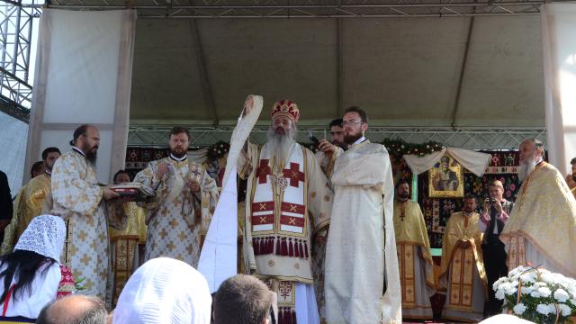 A fost sfințită Biserica „Sfântul Ierarh Nicolae” din Hrișcani