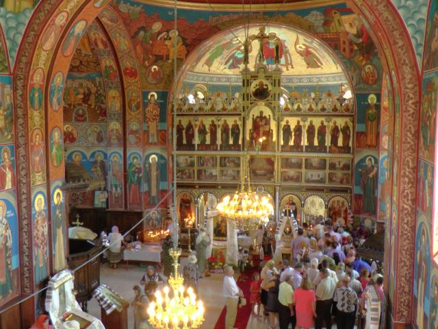 Liturghie arhierească și sfințire de pictură, în Parohia Bălăceana