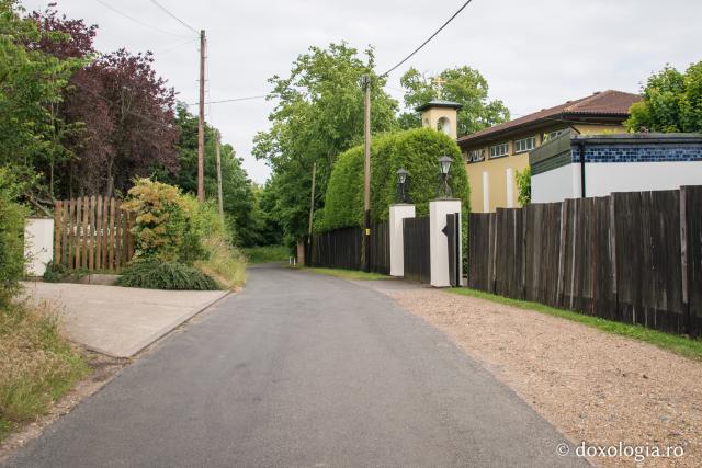 Drumul către Mănăstirea Sfântul Ioan Botezătorul din Essex, Anglia