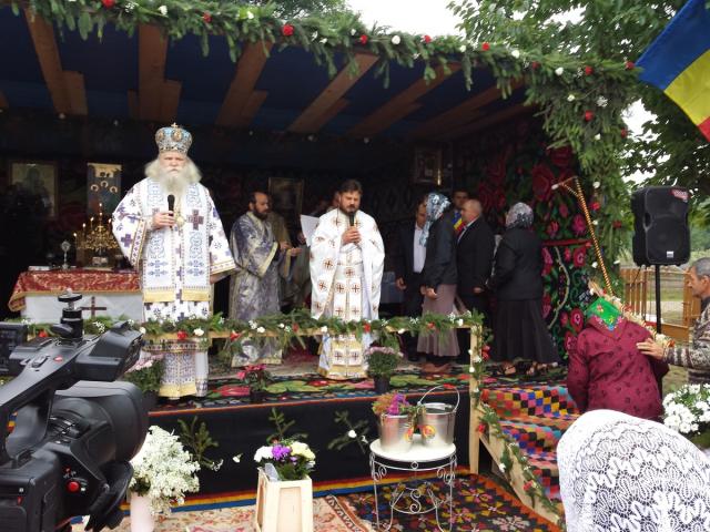 Sfinţiri de biserici în protopopiatele Săveni şi Bacău