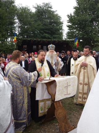 Sfinţiri de biserici în protopopiatele Săveni şi Bacău