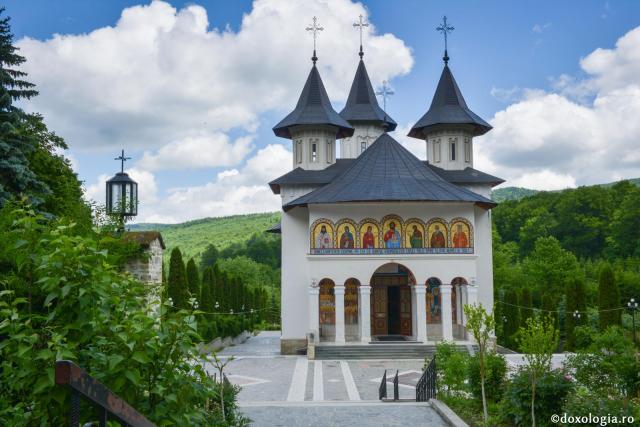 Lucrarea lui Hristos este Biserica, arca salvării