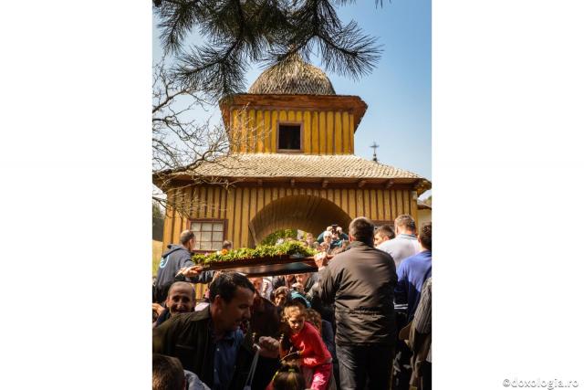 Biserica este numită sfântă