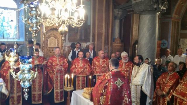 Hram şi cerc pastoral la Parohia Păstrăveni
