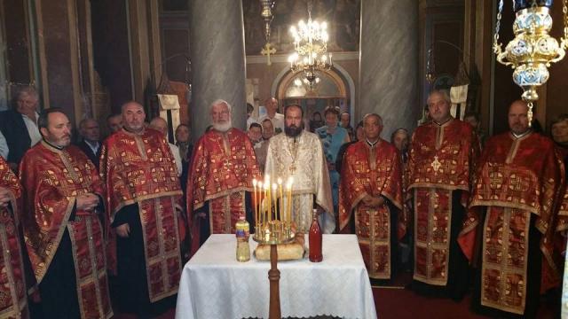 Hram şi cerc pastoral la Parohia Păstrăveni