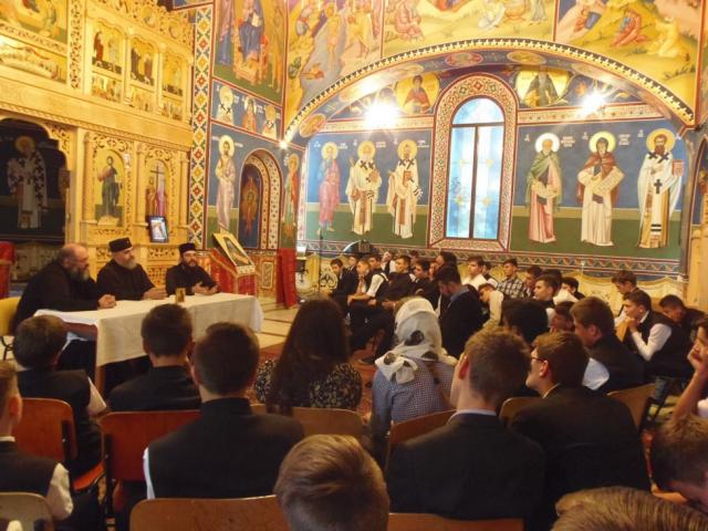 Conferință la Seminarul ieșean susținută de PS Părinte Porfirie de Neapolis
