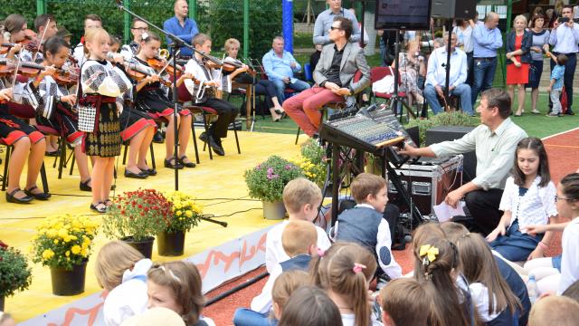 „Performanța”, tema aleasă de comunitatea „Varlaam Mitropolitul” pentru anul şcolar 2015-2016