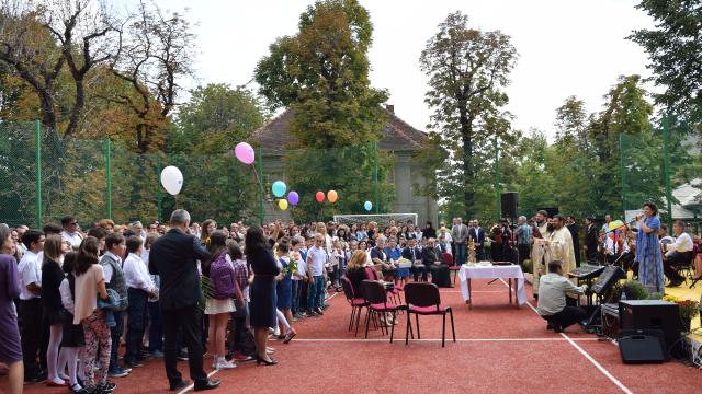 „Performanța”, tema aleasă de comunitatea „Varlaam Mitropolitul” pentru anul şcolar 2015-2016