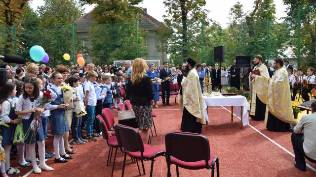 „Performanța”, tema aleasă de comunitatea „Varlaam Mitropolitul” pentru anul şcolar 2015-2016