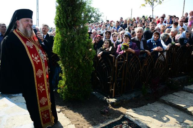 Pelerini pe „Drumul Crucii”, la Hadâmbu