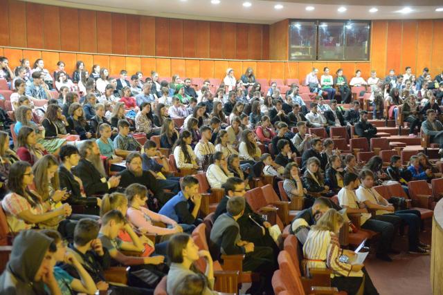 Tinerii de altă dată - modele pentru tinerii de azi. Tânărul botoșănean, ediția I