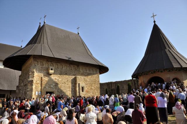 Zile de sărbătoare la Mănăstirea Hadâmbu