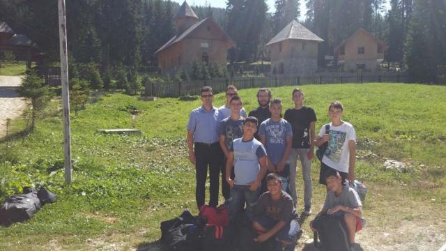 Tabără la munte pentru tinerii din Arhiepiscopia Târgoviștei