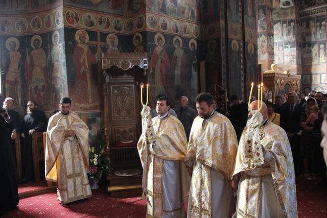 Moment de sărbătoare la Catedrala Arhiepiscopală din Roman