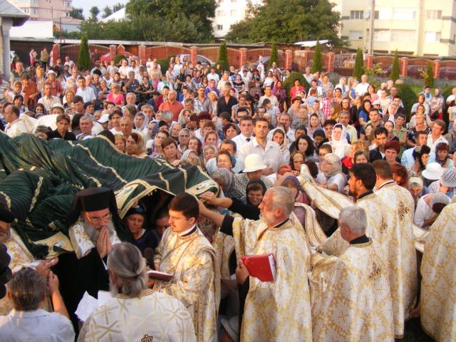 Rugăciuni arhiereşti la Biserica &quot;Sfântul Nicolae&quot; din Buhuşi