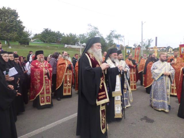 „Drumul Crucii” la Hadâmbu, de Înălţarea Sfintei Cruci