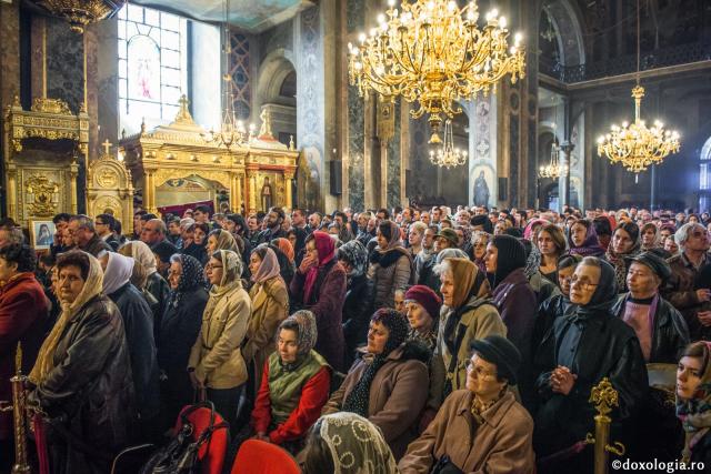 Rugăciunile Bisericii Ortodoxe sunt pline cu smerite gânduri de defăimare de sine
