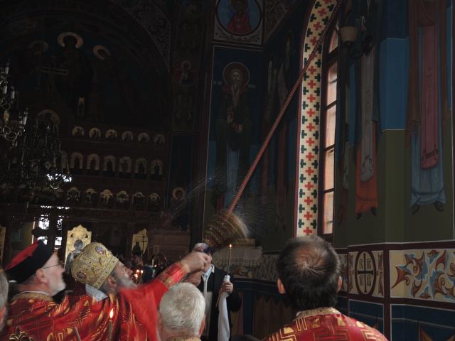 Biserica parohiei Răbâia din Protopopiatul Târgu Neamț, sfințită de Înaltpreasfințitul Teofan