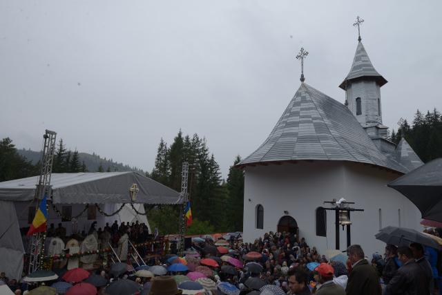 Biserica „Sfântul Ierarh Nicolae” din Chirițeni a fost sfințită