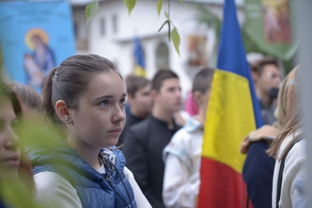 „Să vă apropiați de chipurile părinților Paisie Olaru şi Cleopa Ilie, căci au multe a vă grăi”