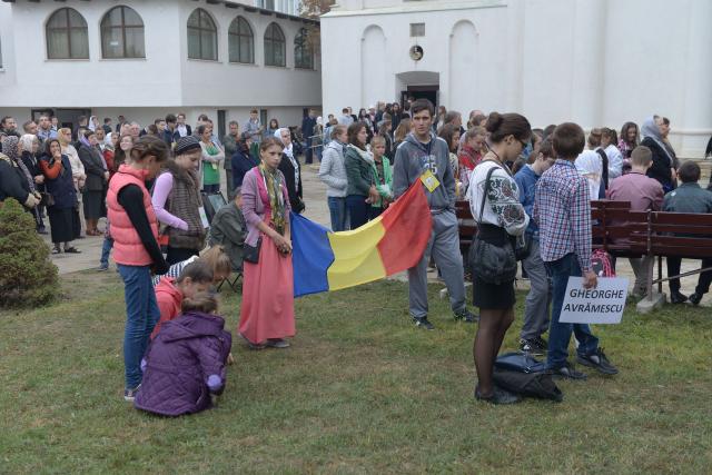 „Să vă apropiați de chipurile părinților Paisie Olaru şi Cleopa Ilie, căci au multe a vă grăi”