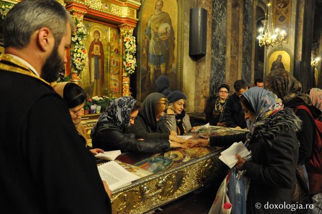 (Foto) Să ne amintim – Hramul Sfintei Cuvioase Parascheva 2014