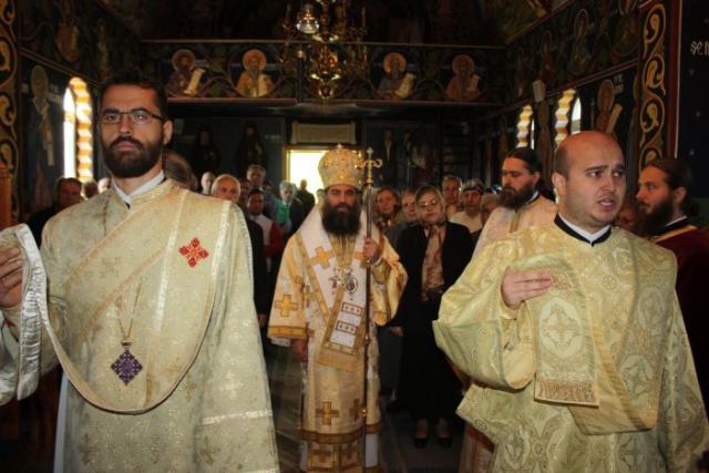 Liturghie arhierească la Mănăstirea Măinești