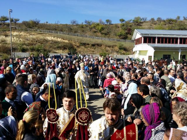 Biserică nouă, sfinţită la Mănăstirea Plopana
