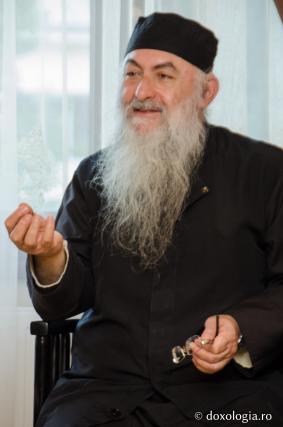 „Rugăciunea îi face pe lucrătorii ei prieteni ai Crucii și părtași ai bucuriei și binecuvântării Învierii”