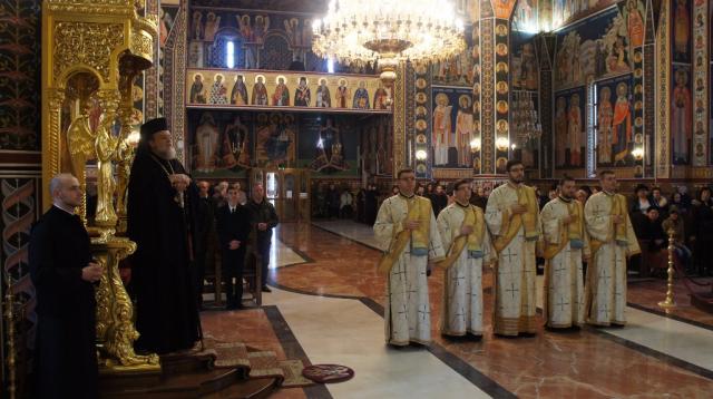 Preasfințitul Părinte Vincențiu a participat la Sfânta Liturghie