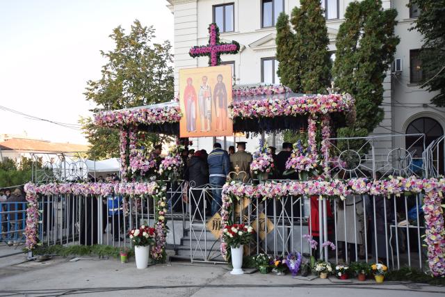 22 de ierahi și zeci de mii de credincioși, la hramul „Sfintei Ocrotitoare a Moldovei”