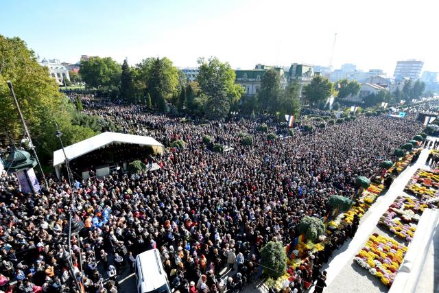 22 de ierahi și zeci de mii de credincioși, la hramul „Sfintei Ocrotitoare a Moldovei”