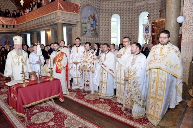 Liturghie arhierească în Parohia Nicula